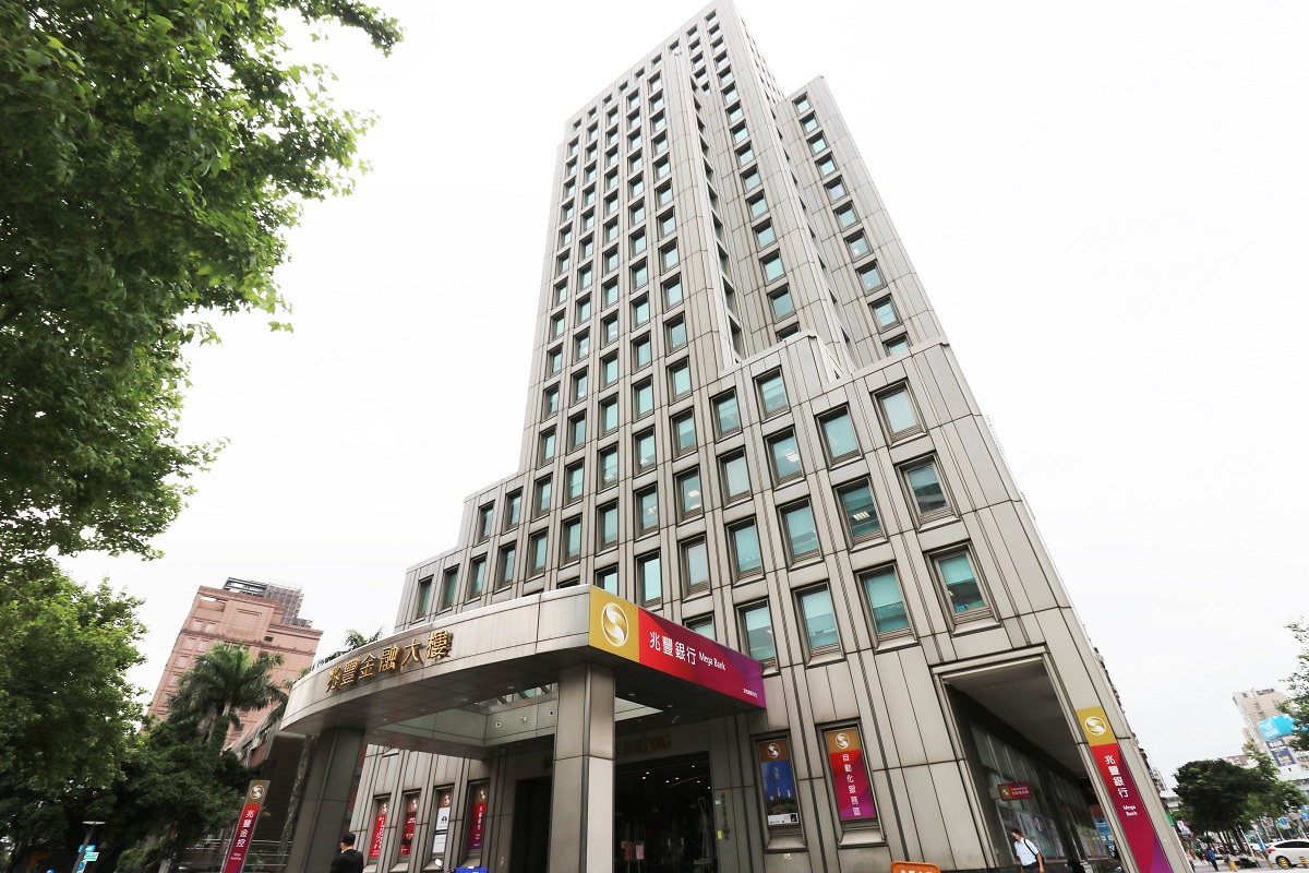 兆豐銀行4月盈餘彈升，表現亮眼